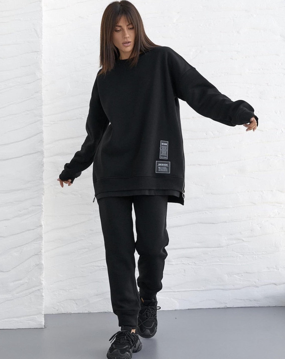 Kostiumas „Oversize“ su flisu – Juodas