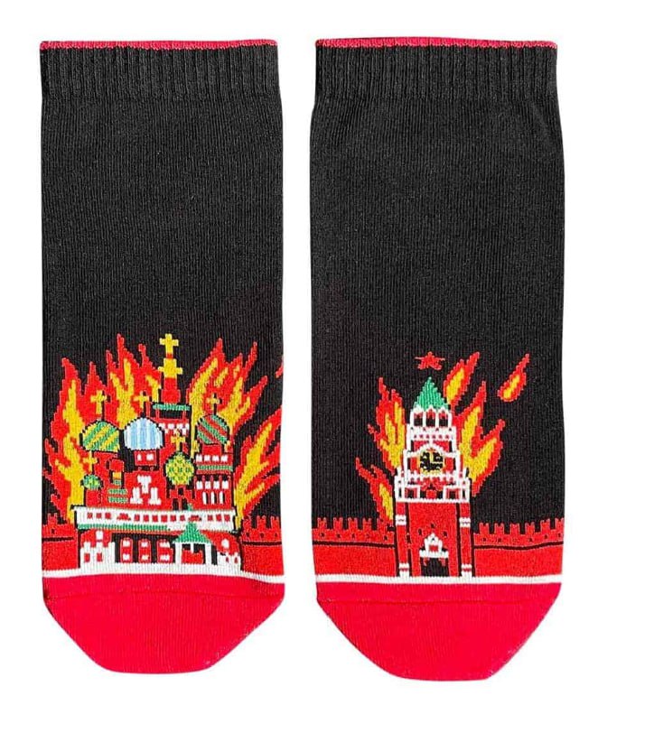 Socks “The Kremlin is burning” short