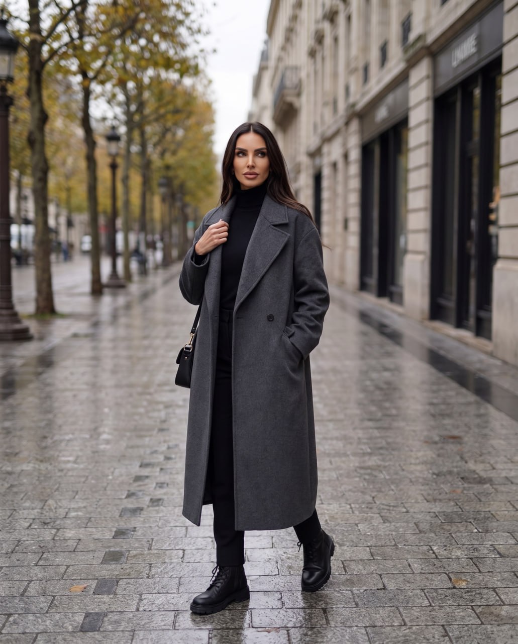 Coat Amara gray coat front view with black turtleneck and trousers