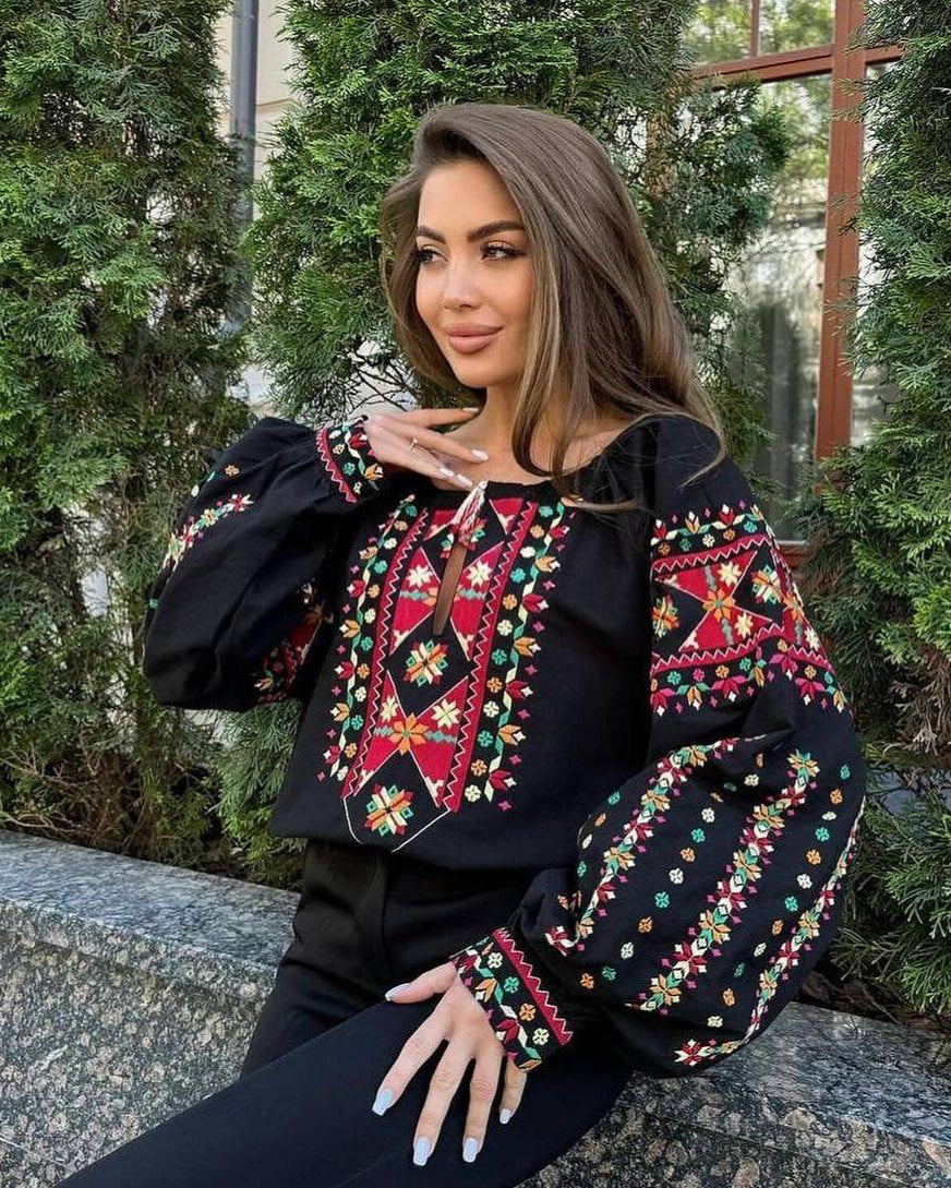 Vyšyvanka “Valentyna” – juoda