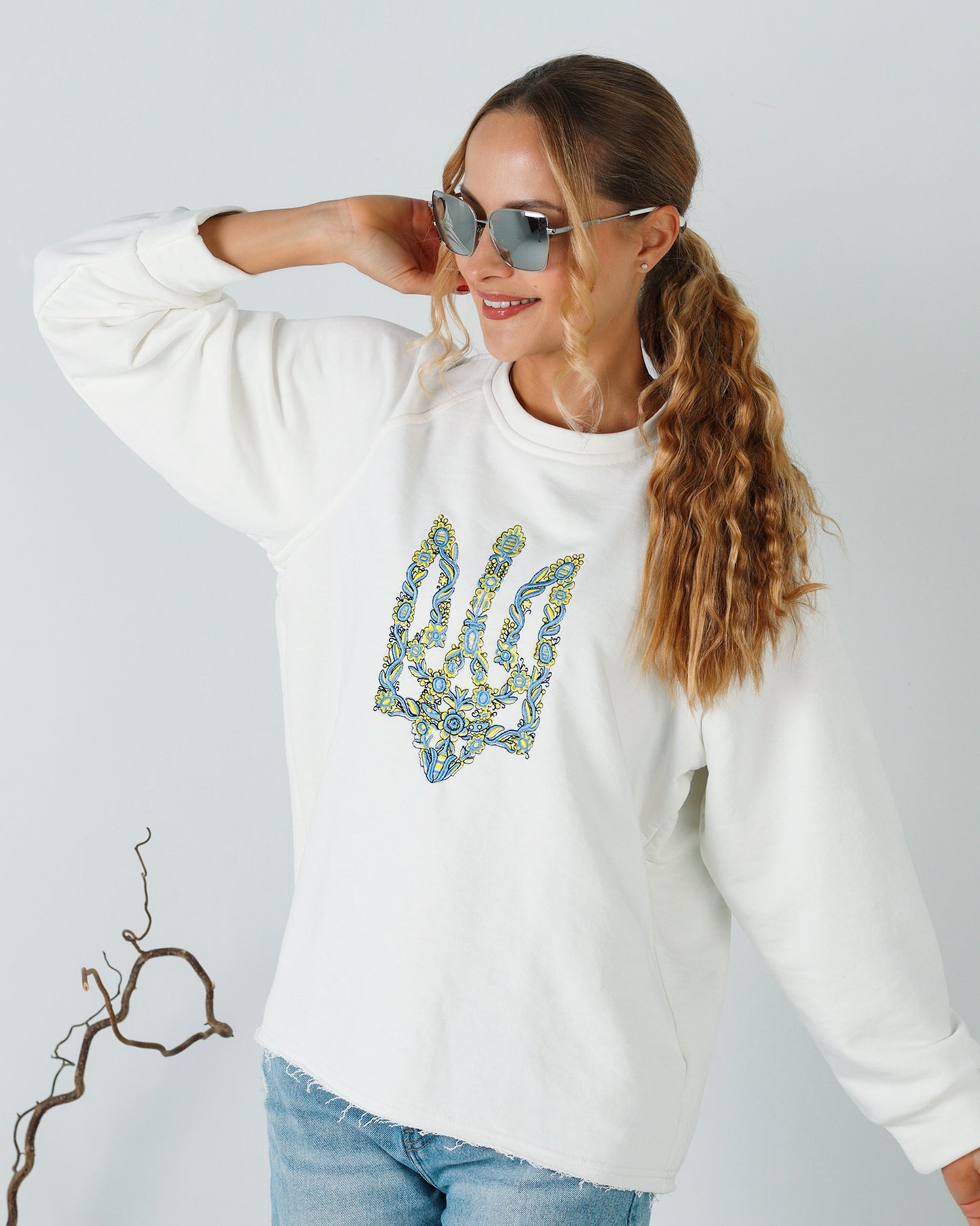 Sweatshirt "Gerb kvity" white