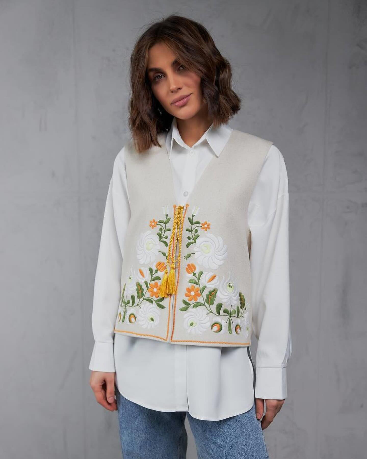 Vest with embroidery "Petrekivka" beige