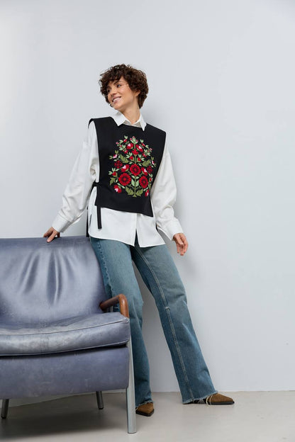 Vyshyvanka vest "Kvitkova" black
