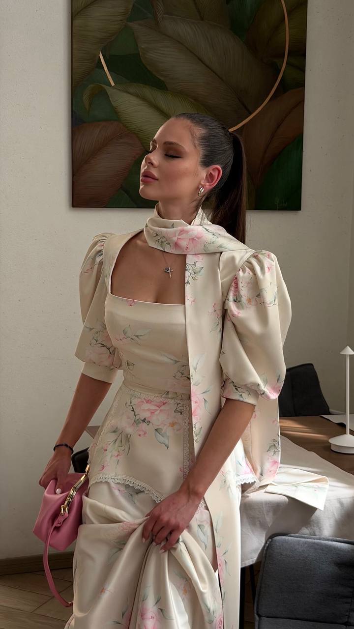 Suknelė "Floral" juoda