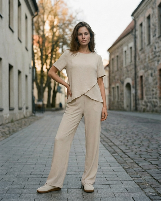 Kostiumas „Merline“ smėlio spalvos