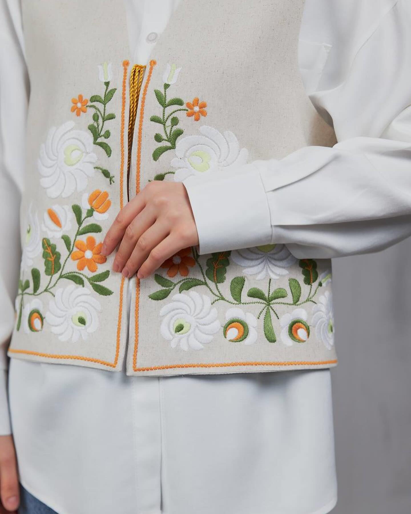 Vest with embroidery "Petrekivka" beige