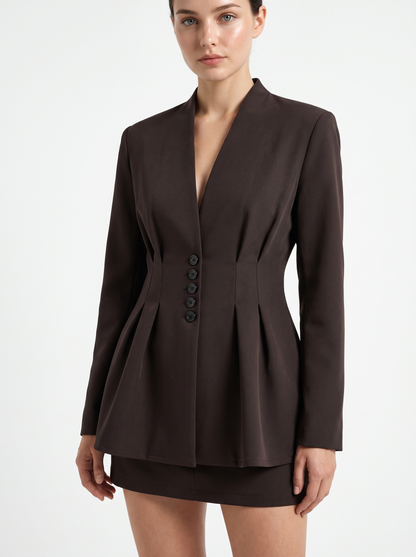 Suit "Ivy" chocolate - front detail, V-neckline and lapels