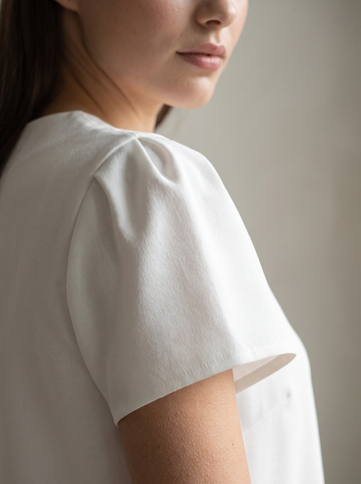 Suit "Jacklin" chocolate - front neckline and button detail