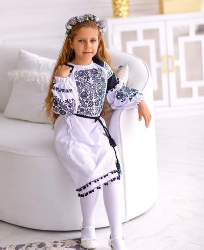 Vyšyvankos suknelė „Melania“