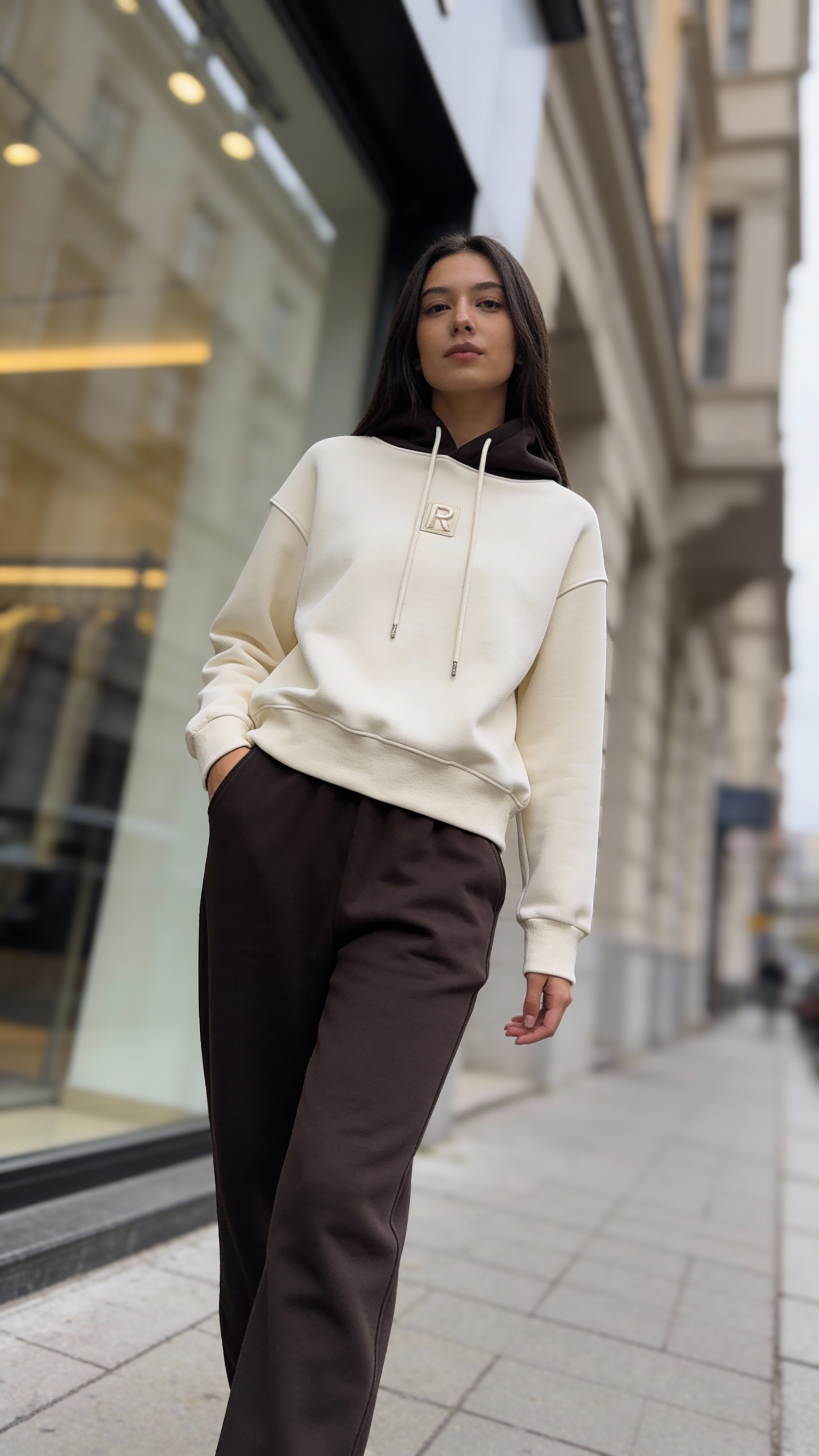 Kostiumas „Fleece LUX“ pieno/šokolado spalvos