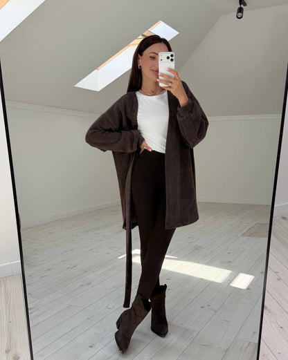 Cardigan Dove chocolate belted, front view with white top
