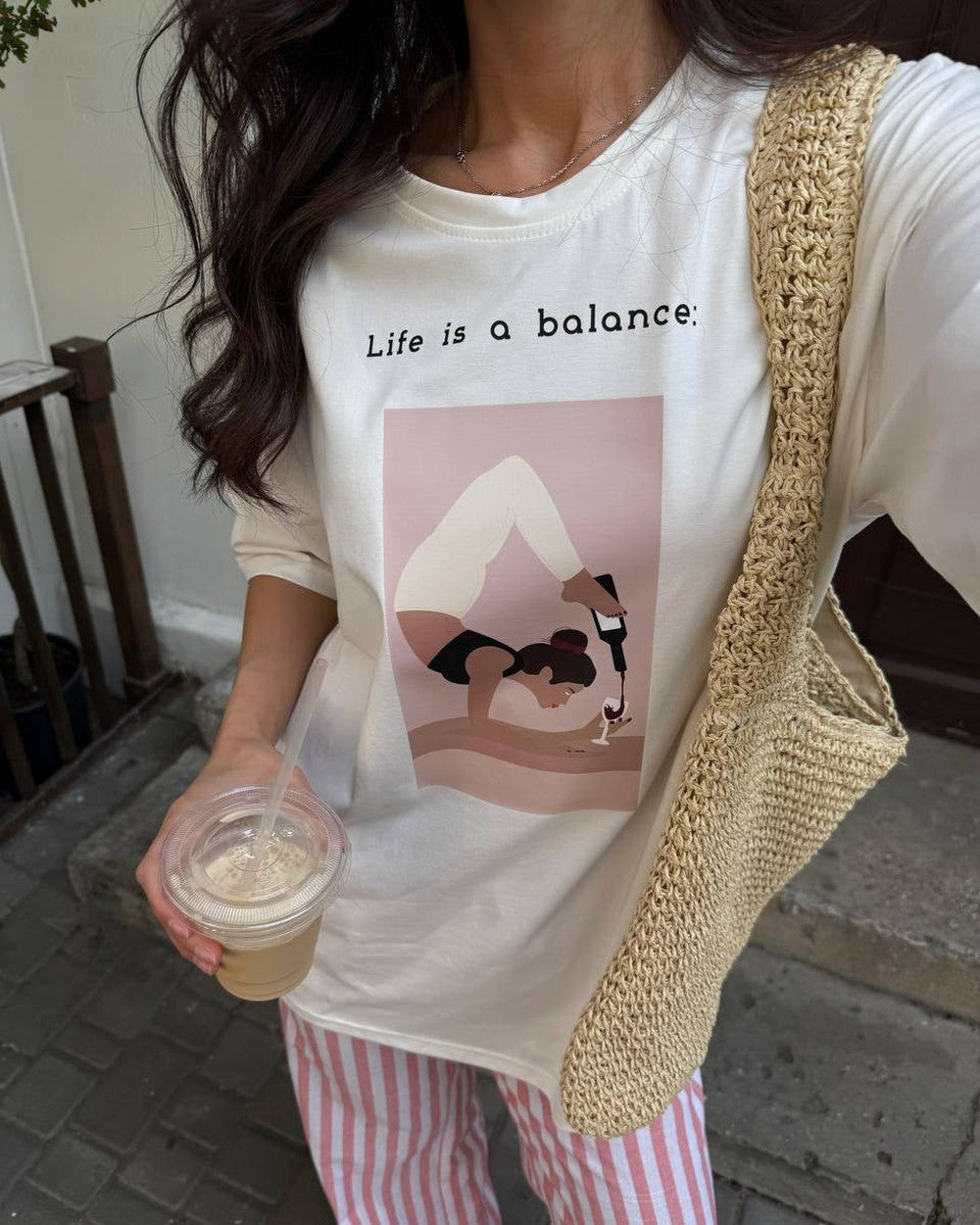 Marškinėliai „Life is a balance“ pieno spalvos