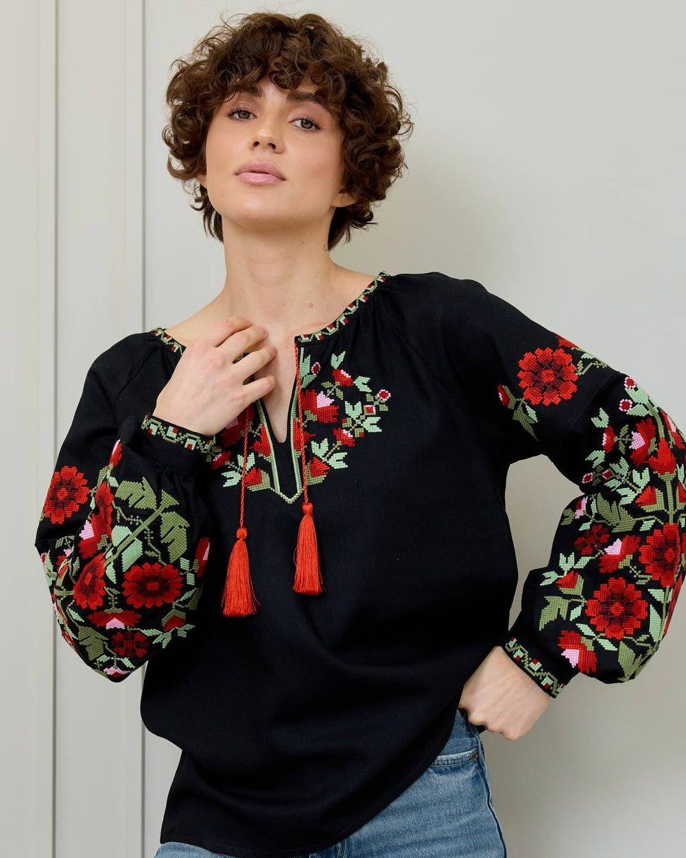 Wyschywanka „Yaromyra“ schwarz