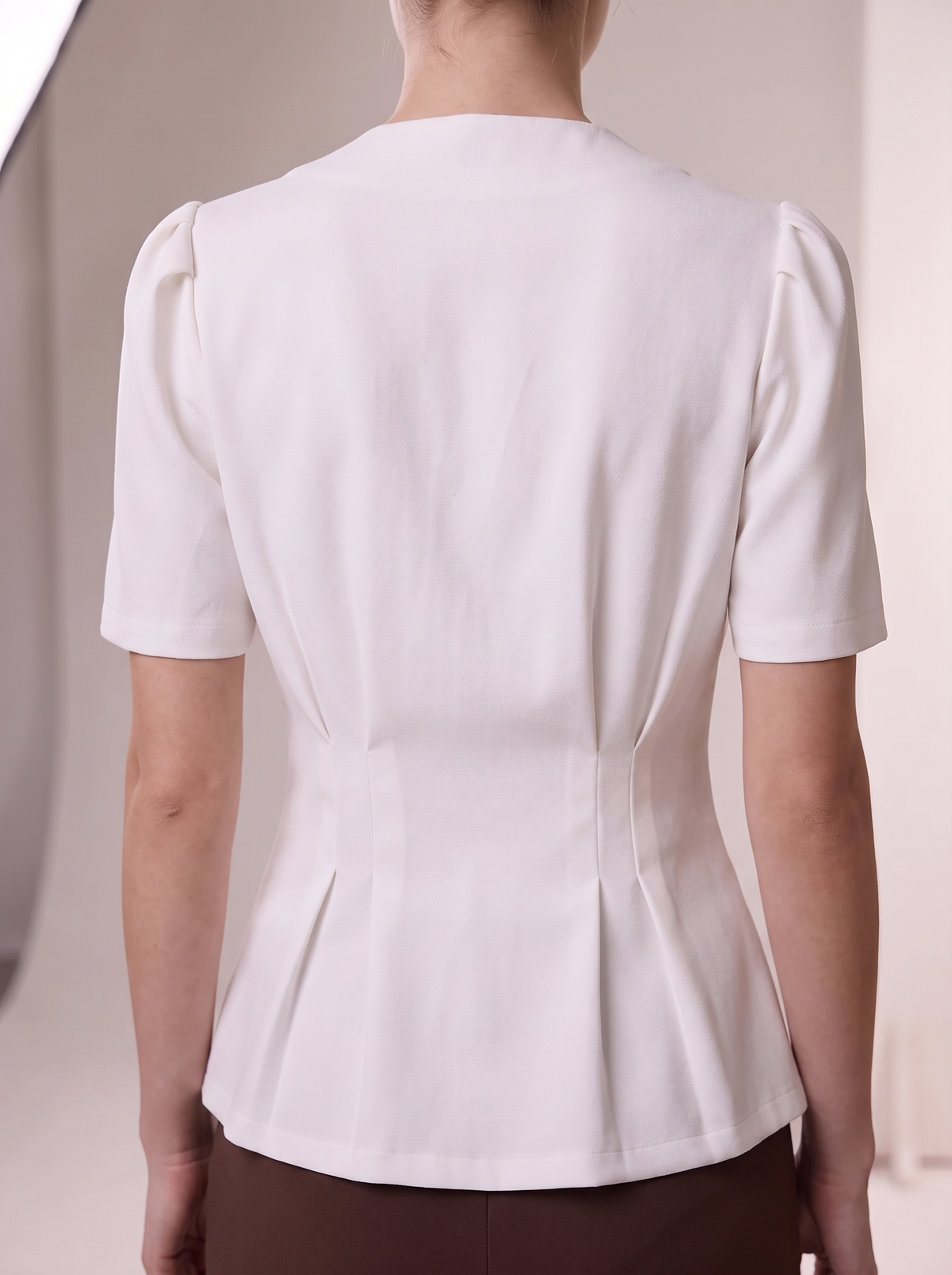 Suit "Jacklin" chocolate - shoulder and puff sleeve detail