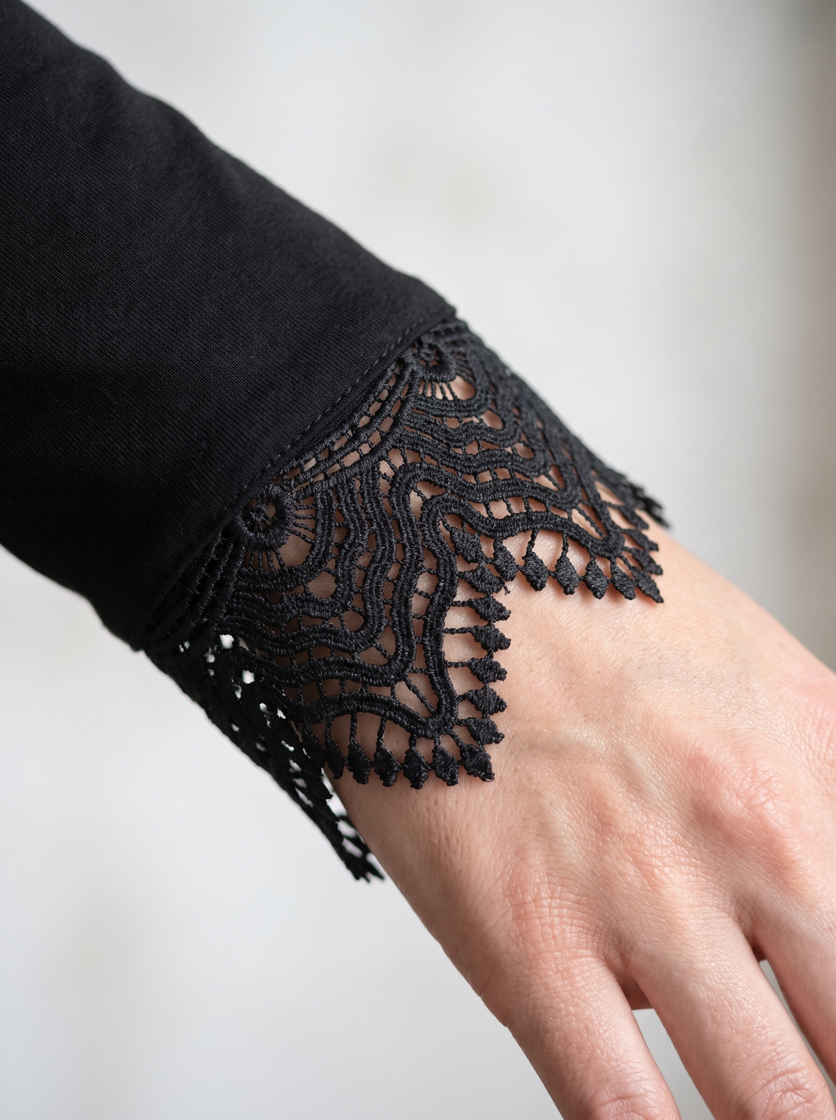 Blouse "Flow" black - lace cuff detail on sleeve