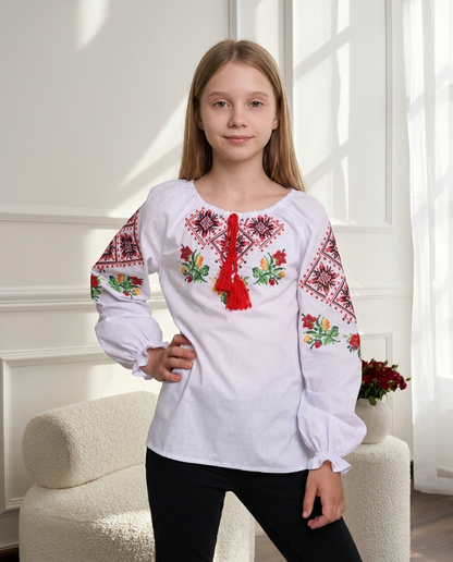 Vyshyvanka "Ethnic Grace" – marškiniai su ornamento siuvinėjimu