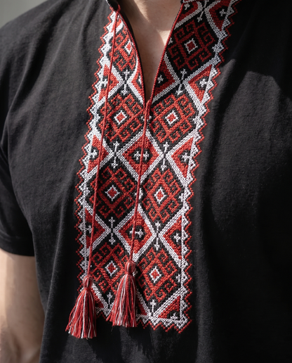 Red embroidered cotton t-shirt with geometric Ukrainian ornament, photo 3