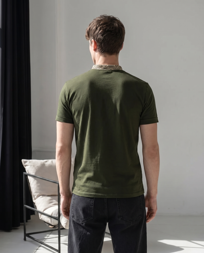 Beige and green embroidered cotton t-shirt with Cossack-style geometric and ornamental embroidery, photo 4