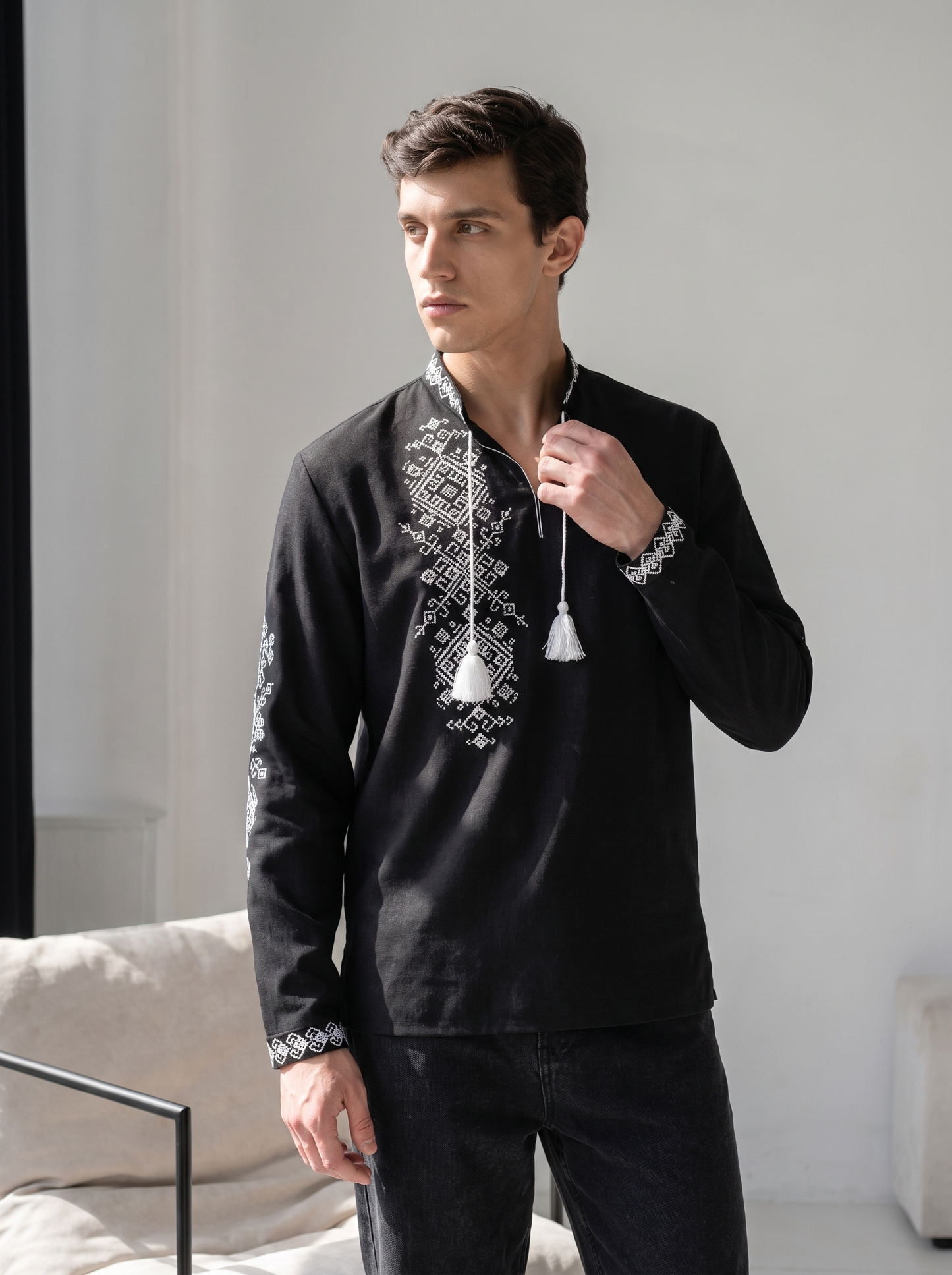 Vyšivanka „Talisman“ juoda