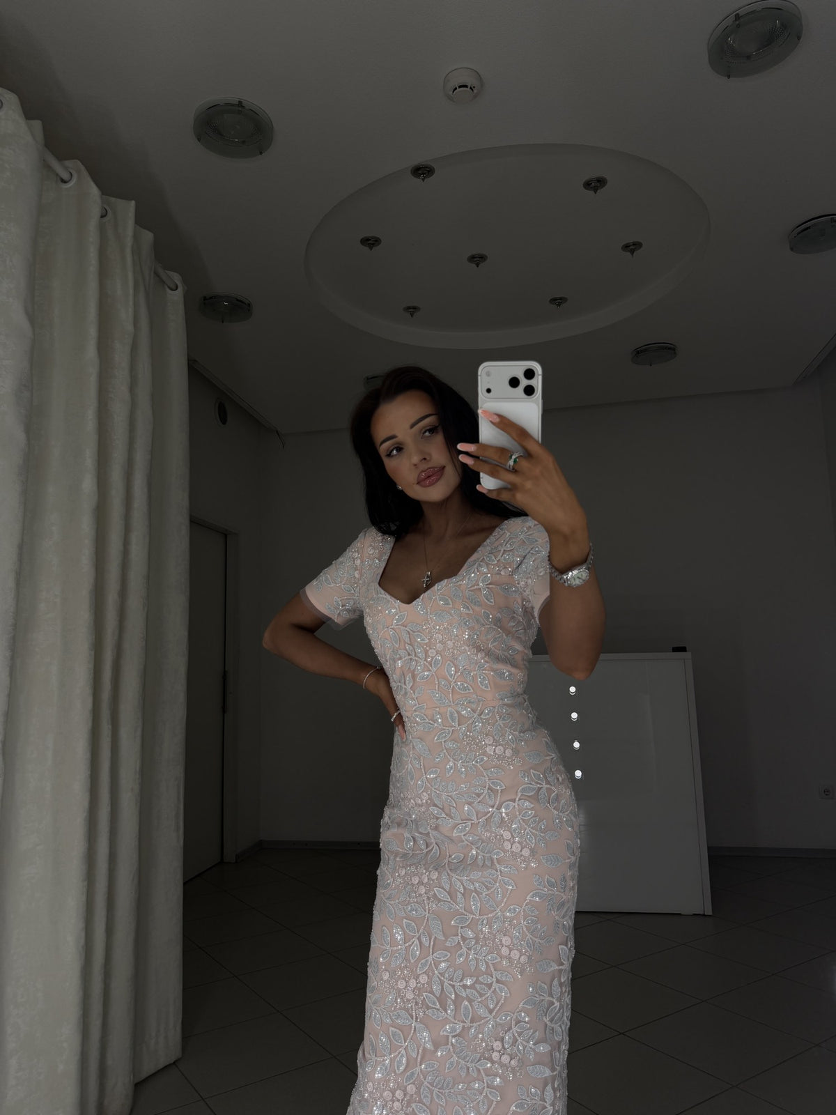 Pink midi dress Linda with fitted silhouette - upper body and waist view