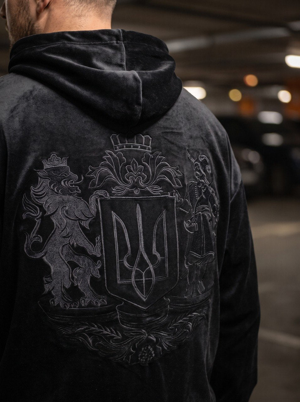 Sport Suit "Gerb Velour" Gray Men – sportinis kostiumas pilkas veliūrinis su herbo siuvinėjimu vyrams