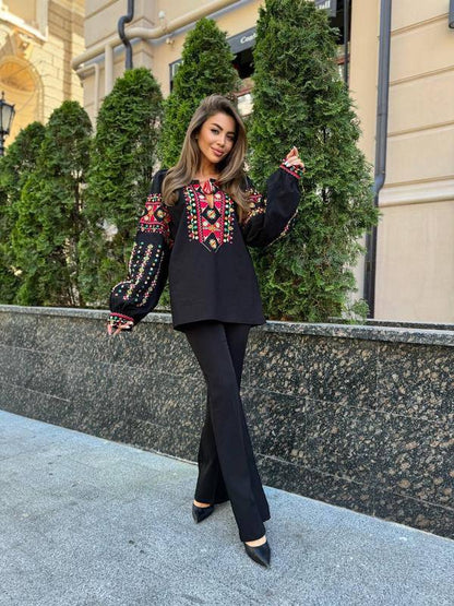 Vyšyvanka “Valentyna” – juoda