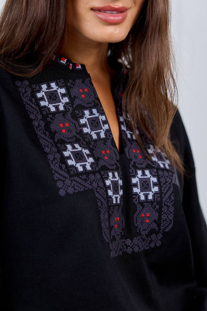 Vyshyvanka "Maya" black