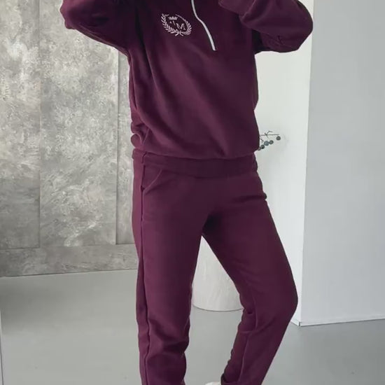 Burgundy fleece tracksuit with half-zip sweatshirt and joggers, video