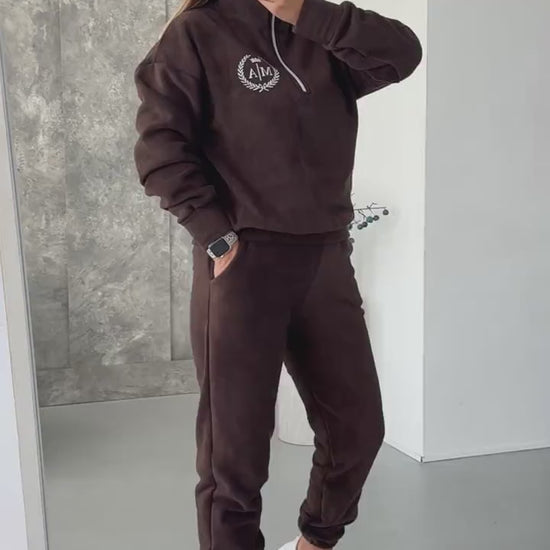 Chocolate fleece tracksuit with half-zip sweatshirt and joggers, video