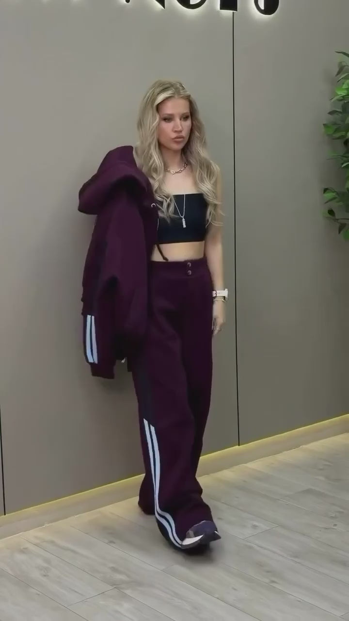 Styling video of the tracksuit - zip hoodie and wide-leg trousers