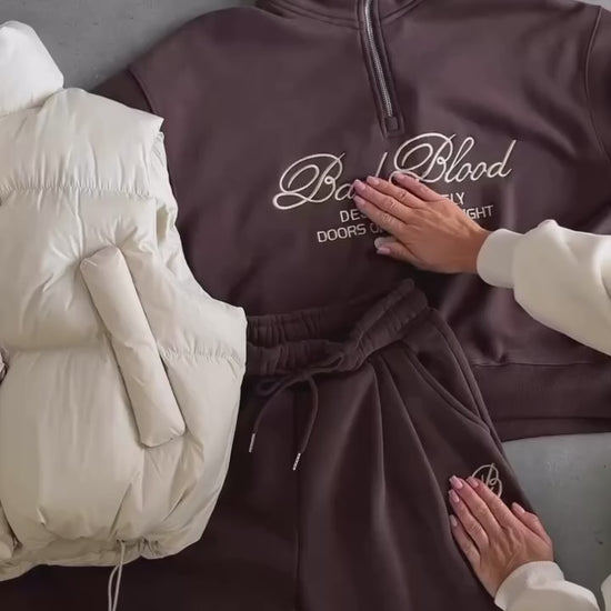 Chocolate brown embroidered fleece tracksuit Pulse - video