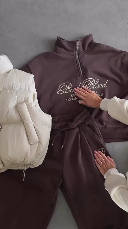 Chocolate brown embroidered fleece tracksuit Pulse - video