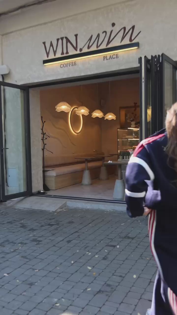 Women's tracksuit with zip jacket and wide-leg trousers, video