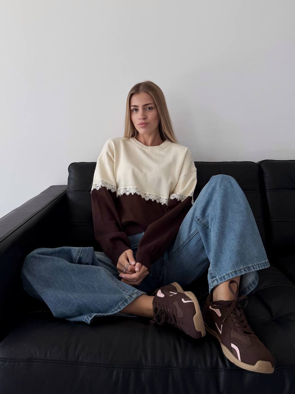Sweatshirt Amber cream and chocolate color-block sweater front view